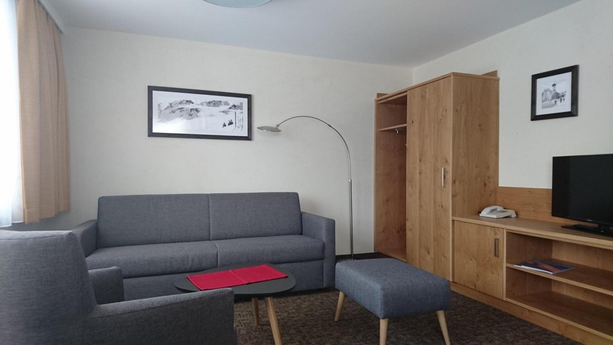 Appartements Tschol Martin Sankt Anton am Arlberg Ruang foto